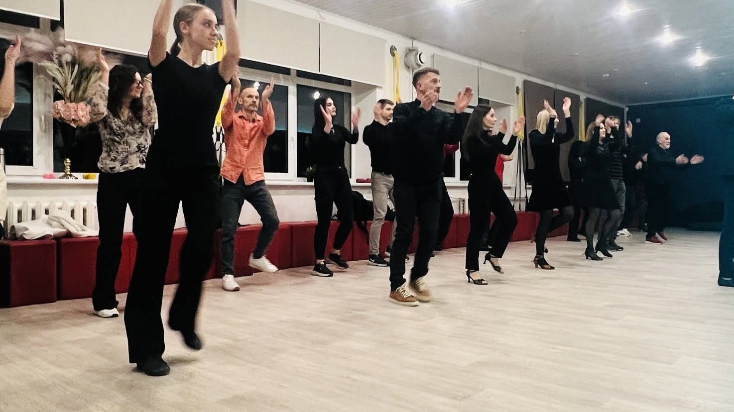 Bachatos pamoka RL Gym salėje
